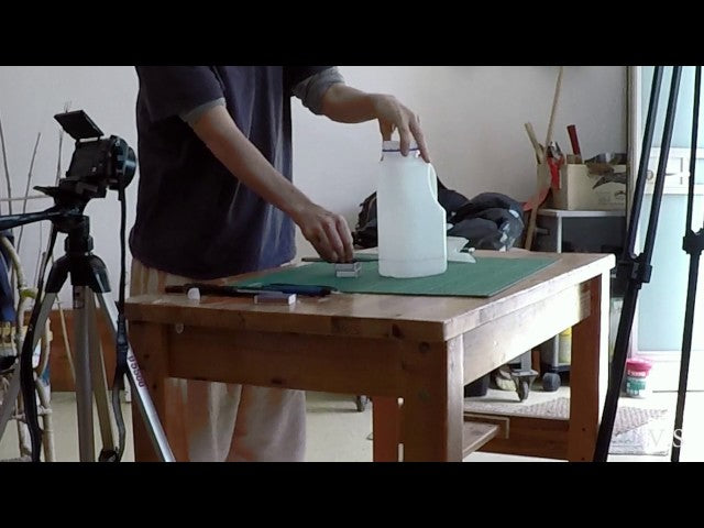 How to make a dish sponge holder from a yogurt container