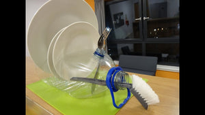 Build a homemade dish rack from plastic bottles! We show you how it's done