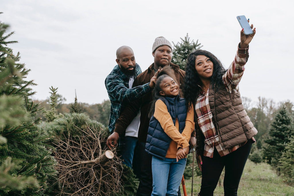 Say Cheese! 13 Photographers Share Their Expert Tips For Family Photoshoots This Holiday Season