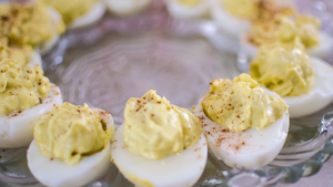 11 Cute and Stylish Deviled Egg Trays
